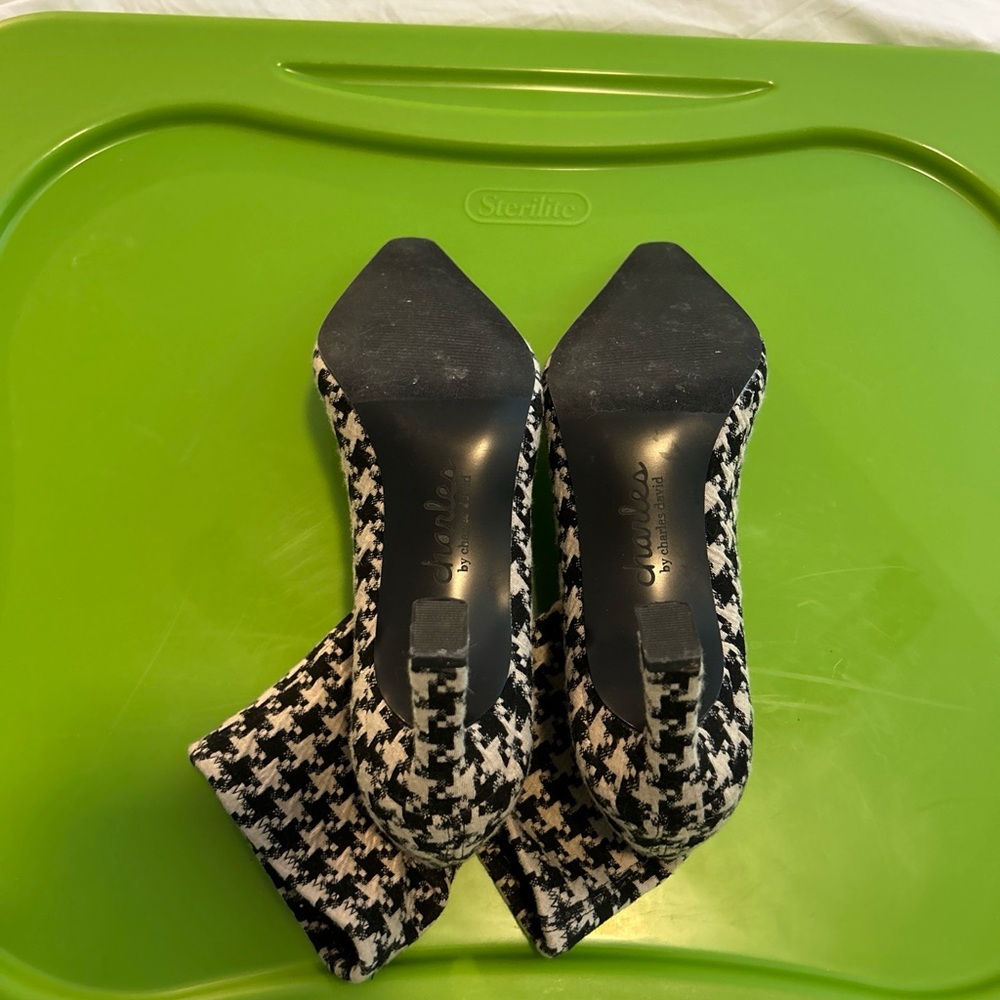 Checkered booties